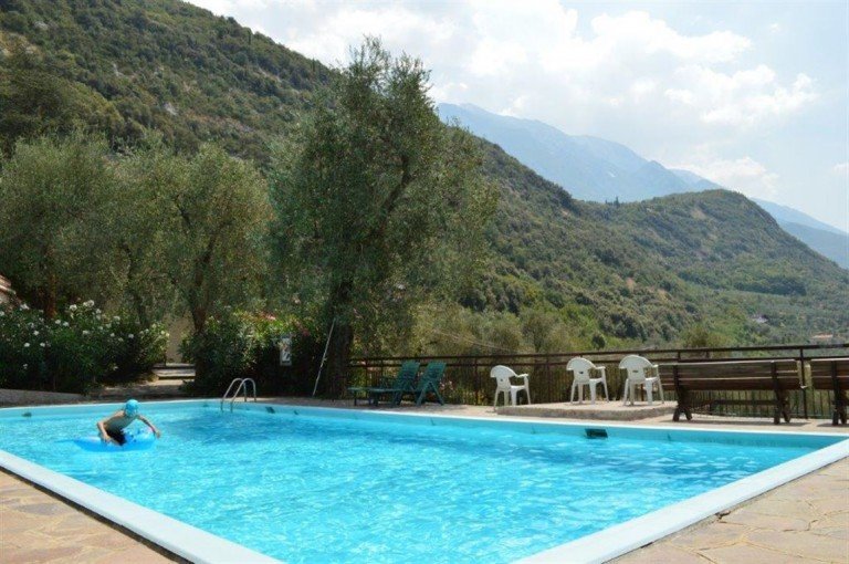 S-Pool Malcesine Wohnung Italien-Malcesine-Gardasee Eigentumswohnung (2 Zimmer-Apartment) in sch�ner Anlage mit Au�enschwimmbad-Pool & Tennisplatz, 900m zum Zentrum!