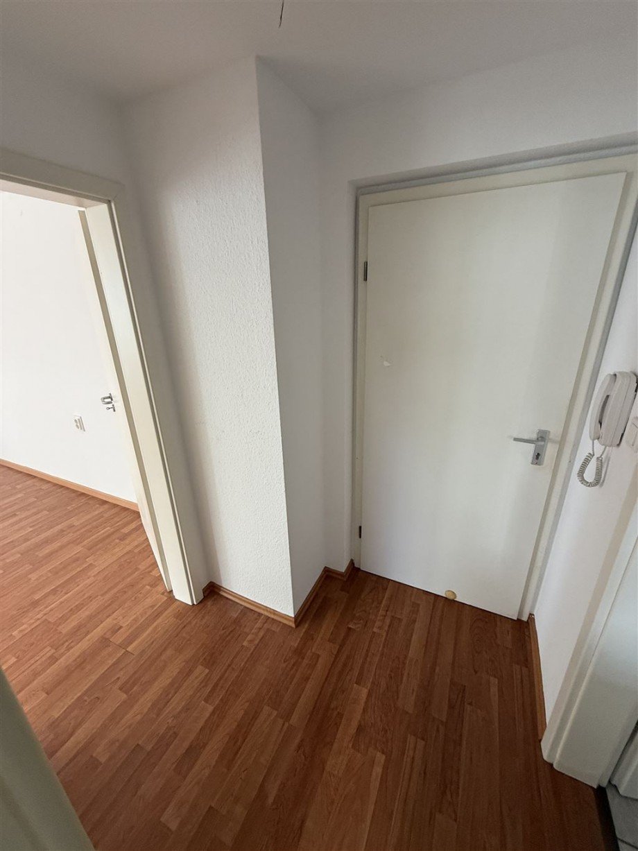 Flur Bild 2 Souterrainwohnung Kaiserslautern