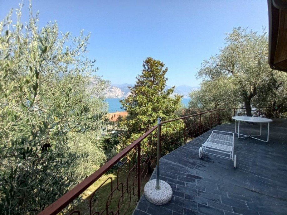 Balkon - Terrasse 50 qm mit Seeblick Villa Brenzone