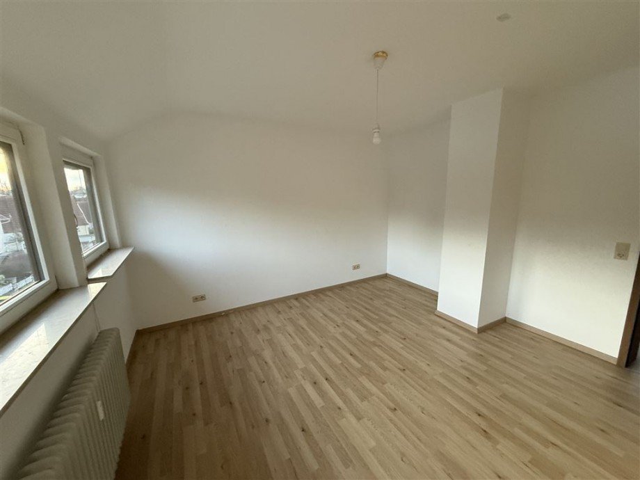 OG Zimmer 1 Bild 1 Doppelhaush�lfte Kaiserslautern